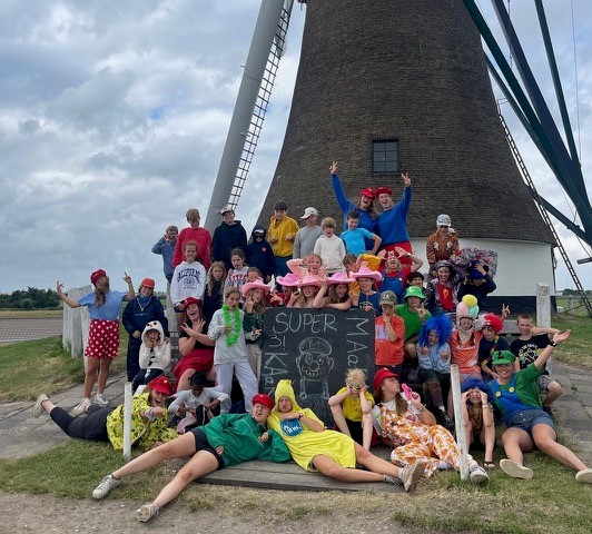 groep_bij_molen